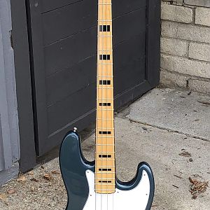 fender jazz us gunmetal blue UGB