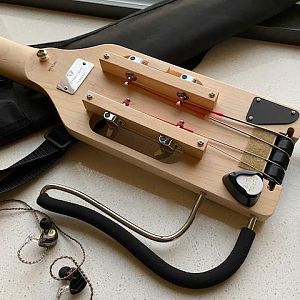 Traveler Guitar, 4-String Ultra-Light Bass