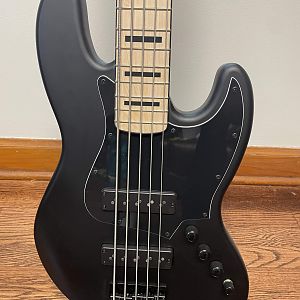 Squier jazz v body