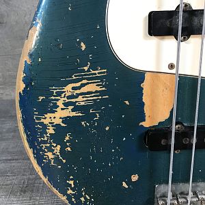 1971 Jazz Bass no white undercoat 3