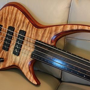 011 - 5 String Fretless Neck-Through Bass Build