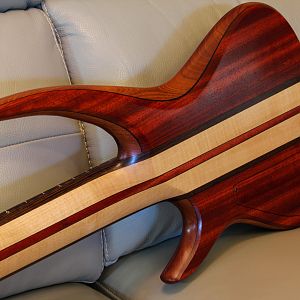 011 - 5 String Fretless Neck-Through Bass Build