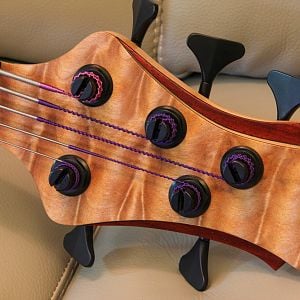 011 - 5 String Fretless Neck-Through Bass Build