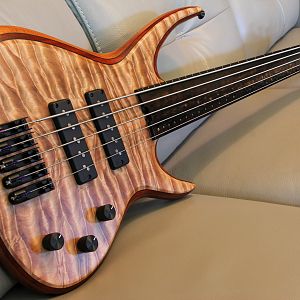 011 - 5 String Fretless Neck-Through Bass Build