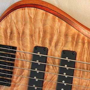 011 - 5 String Fretless Neck-Through Bass Build