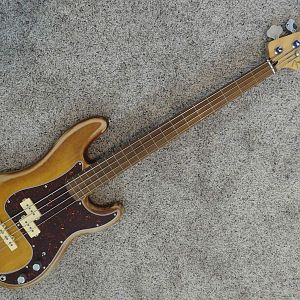 Am Spec Honeyburst PJ Fretless