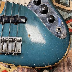 1971 Jazz Bass no white undercoat 8