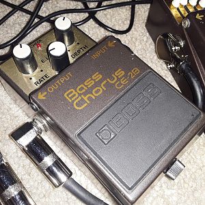 BOSS CE-2B