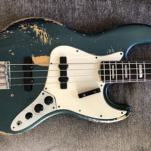 1971 Jazz Bass no white undercoat 10