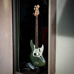 fender jazz window