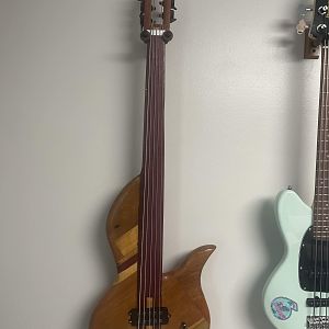 Wishbass front