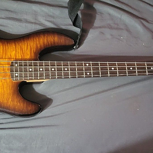 Fender Jazz Bass Deluxe 24