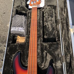 BFR Fretless 2019