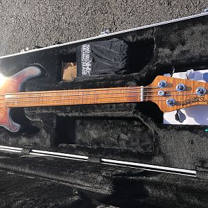 BFR Fretless 2019