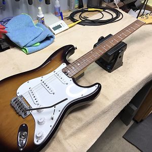 004 - Sunburst Stratocaster build