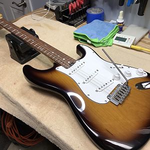 004 - Sunburst Stratocaster build