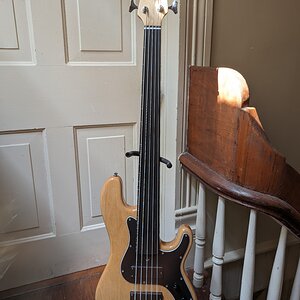 Maruszczyk Jake L 5a-24 Fretless