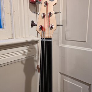 Maruszczyck Jake L 5a-24 -- headstock front