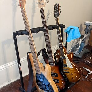 Guitar stand